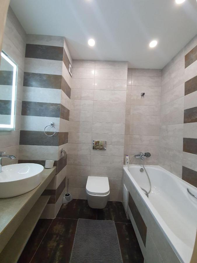 Ferienwohnung Avalon На Чорновола Lemberg Exterior foto