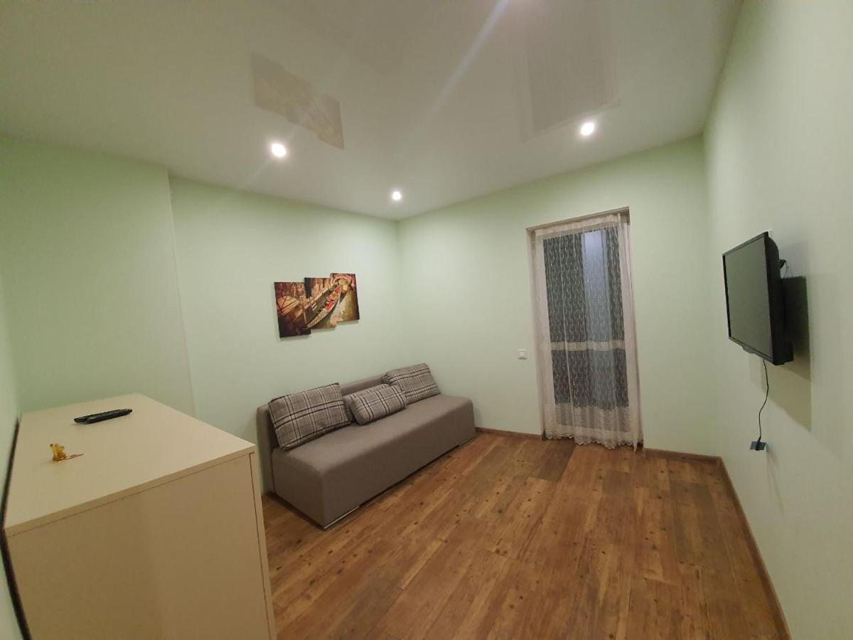 Ferienwohnung Avalon На Чорновола Lemberg Exterior foto